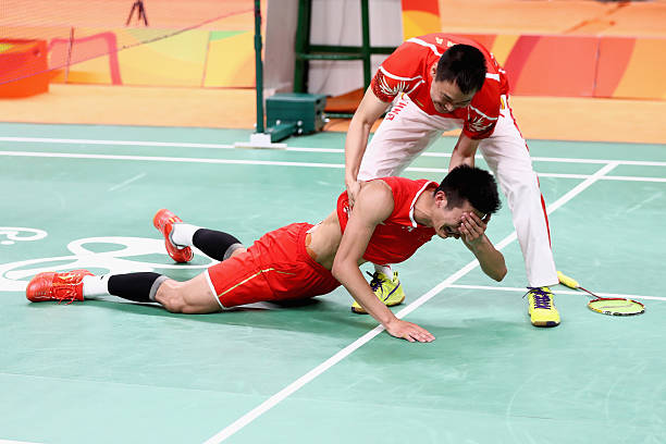 羽毛球双打和单打的局分规则有何不同?