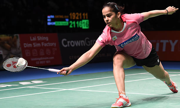 羽毛球单双打站位全攻略 | 提升防守与进攻效率