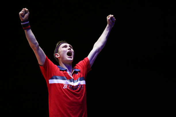 羽毛球单打与双打的分界差异：新手必知要点