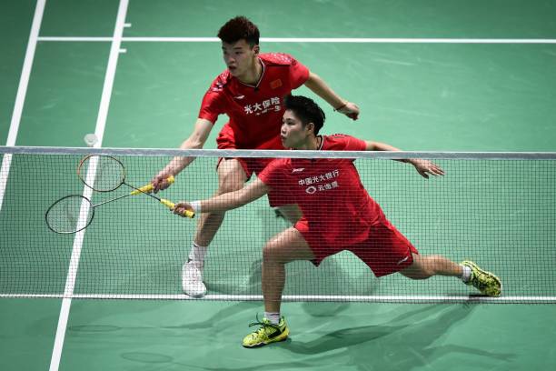 羽毛球场地尺寸详解：单打和双打究竟有何不同？