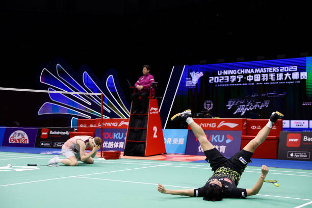 从安全到体验：室内羽毛球场高度的科学设定