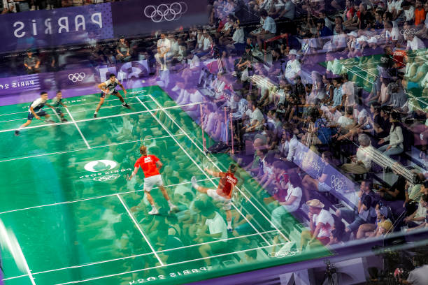 从24磅到30磅，羽毛球拍击球声音变化全记录