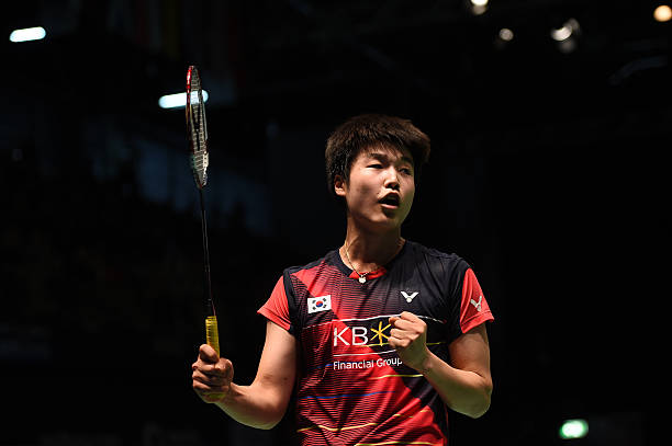 室内羽毛球场标准尺寸：单打和双打区域有何不同？