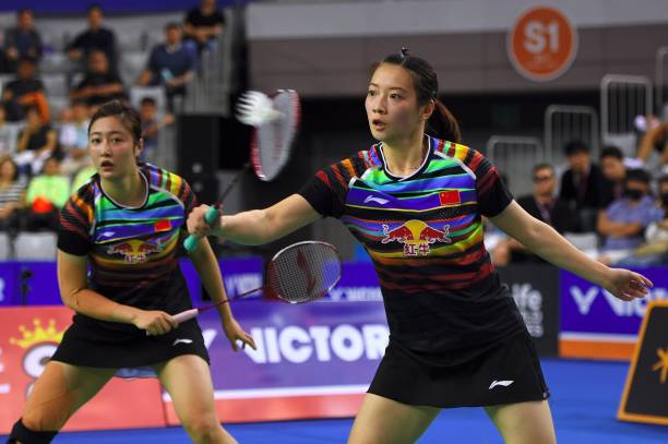 从入门到精通：羽毛球计分规则、场地尺寸及装备要求全知道