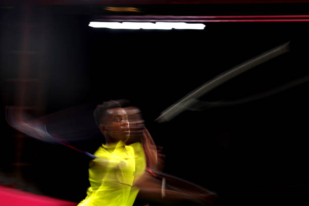 羽毛球正手、反手标准姿势详解，提升击球精准度