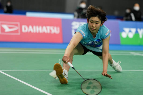 羽毛球场平面设计图:场地尺寸与标记解析