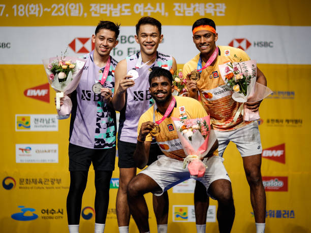 羽毛球发球、扣杀、防守全攻略:高清视频详解