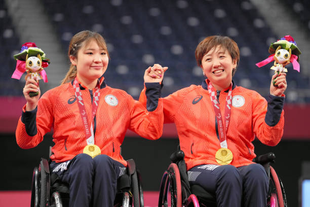 羽毛球出界判定技巧|场地线规则高清慢动作解读