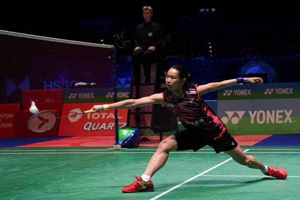 尤尼克斯AS50羽毛球价格对比：线上vs线下