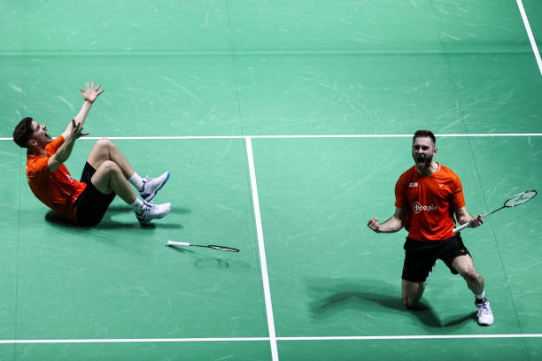 羽毛球双打比赛边界全解析：单双打界限有何不同？