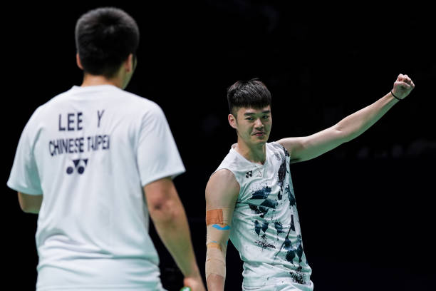 二手羽毛球拍值不值得买?高性价比捡漏攻略