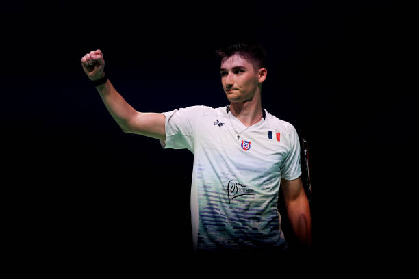 挥拍间的友谊:我和好朋友打羽毛球的故事