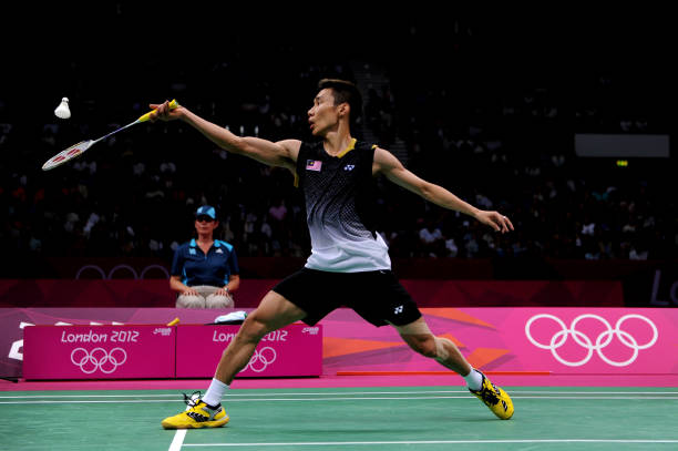 羽毛球双打换边规则:何时交换场地?