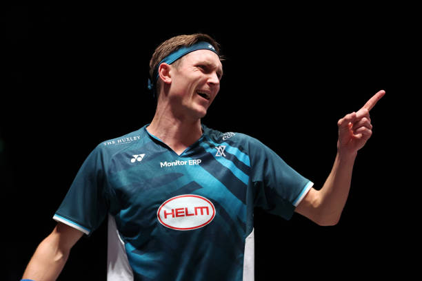 双打羽毛球出界区域图解:避免常见判罚错误