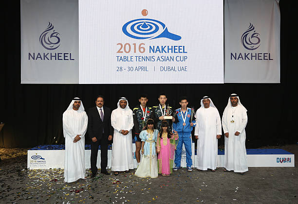 Victor羽毛球拍官网：专业装备，助力你的羽球巅峰表现