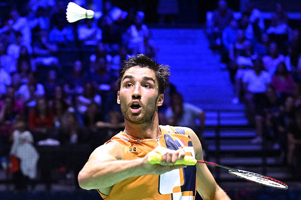 新手必看！500元以内性价比最高的羽毛球拍盘点