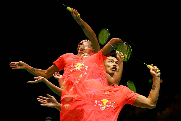 专业选手的高远球高度控制秘诀