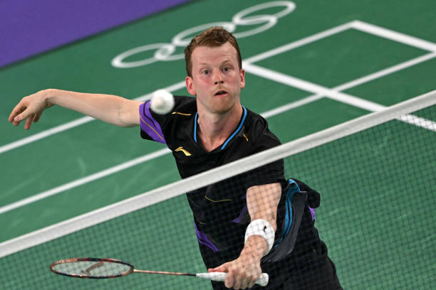 超手扣球技术详解:排球中的高点击球技巧