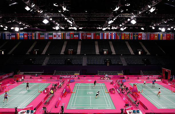 根据打法选球拍:李宁和尤尼克斯哪款更适合进攻型/防守型选手?