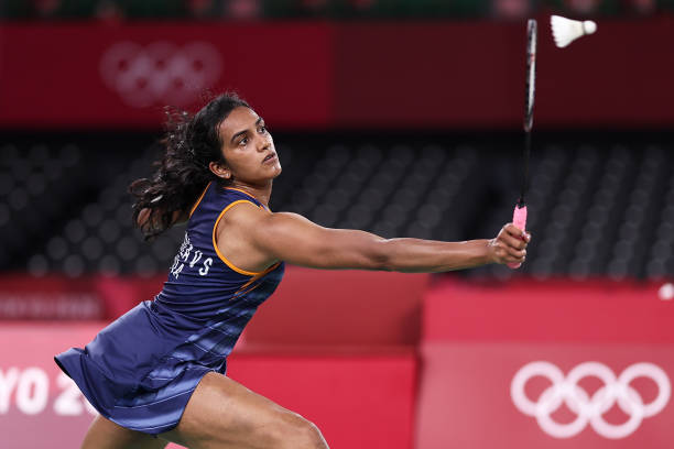 羽毛球杀球实战应用:步法与挥拍结合教学视频大全