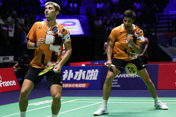 羽毛球单打比赛赛制解析：21分制与三局两胜制