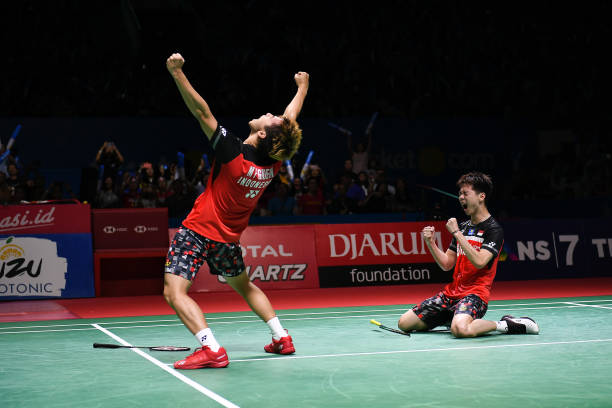 5U羽毛球拍推荐：适合速度型选手的轻量化利器