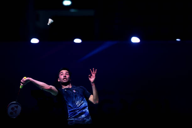 从“羽毛球”到“Badminton”:语言背后的体育文化