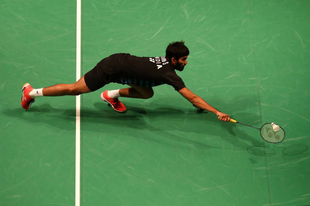 羽毛球步伐图解:单打与双打步伐的差异详解