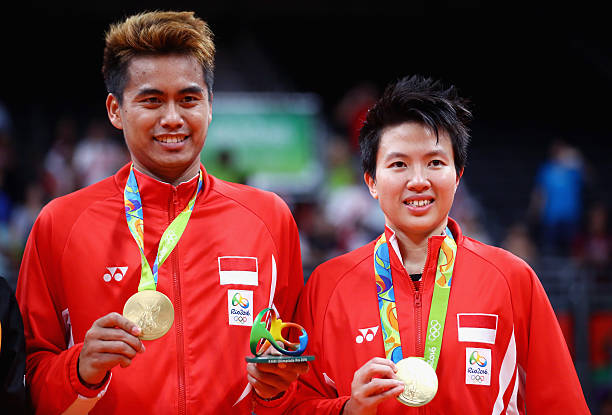 羽毛球场上我最闪亮——记我的拿手运动