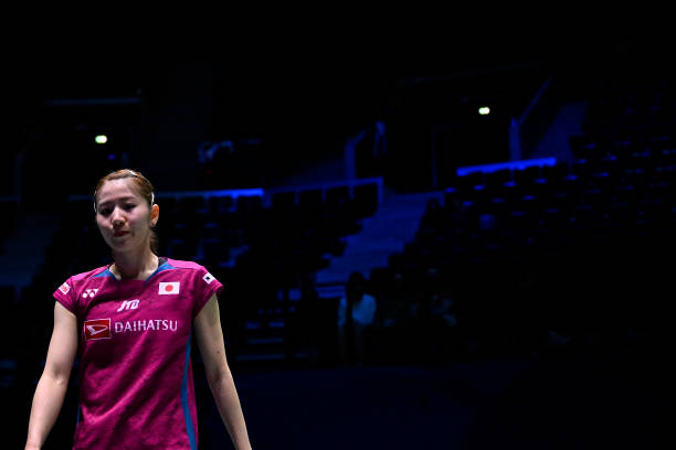 单打和双打羽毛球发球规则的区别