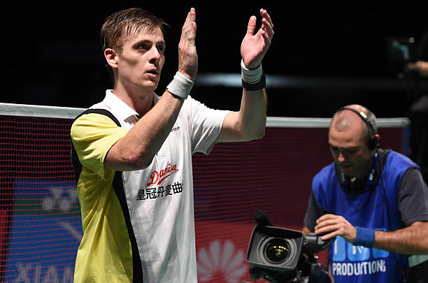 羽毛球进阶技巧：正手高远球慢动作练习指南