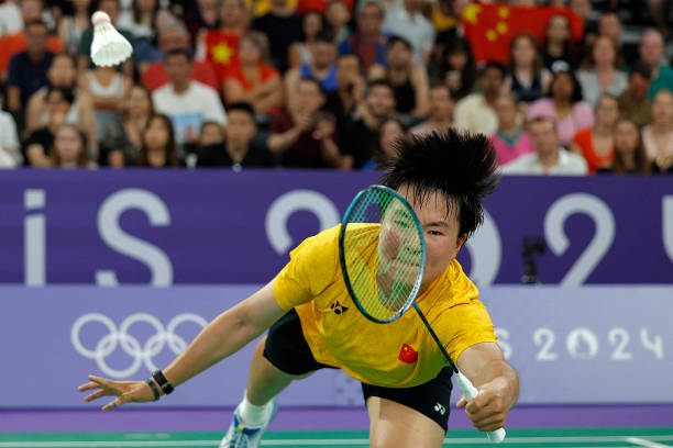 从握拍到击球：羽毛球完美扣杀全流程教学视频