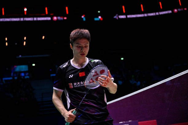 WZ羽毛球拍科技解析:碳纤维材质与减震技术揭秘