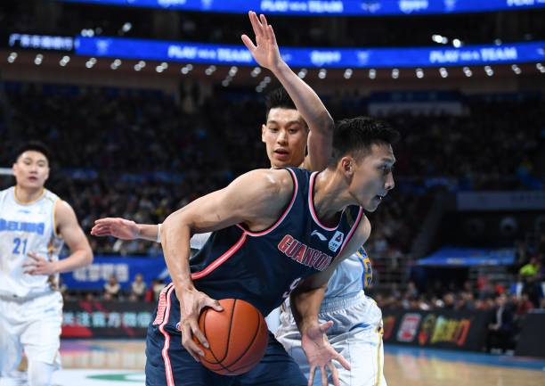 篮球场标准尺寸手绘示意图:标注与比例说明