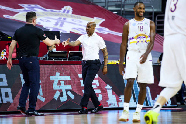 国际篮球比赛换人次数限制:每节与全场的规定