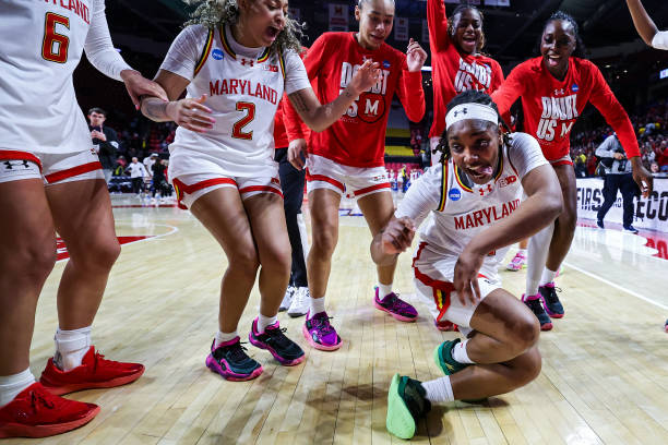 中国男篮vs强队录像：激烈对抗与战术分析