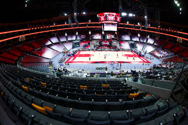 篮球基础教学:二步半上篮动作详解,轻松掌握得分技巧