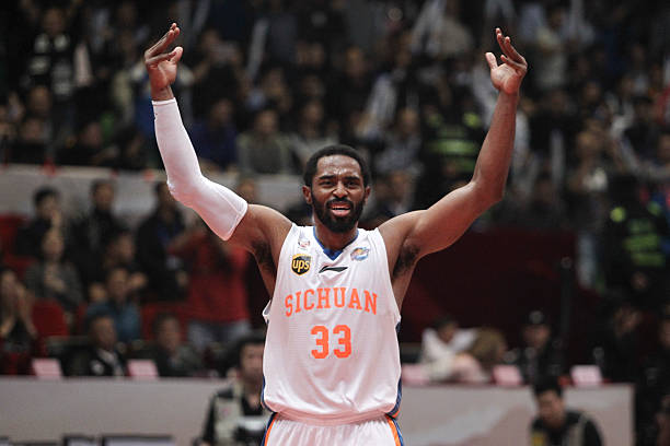 飞速直播nba篮球比赛精彩瞬间:詹姆斯压哨三分绝杀!