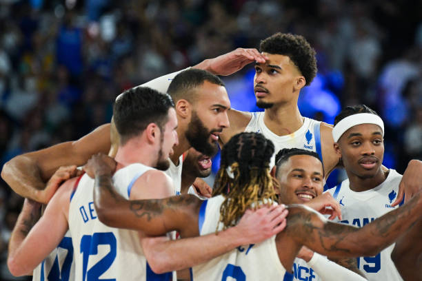 NBA总决赛第六场完整回放：湖人时隔十年再登顶