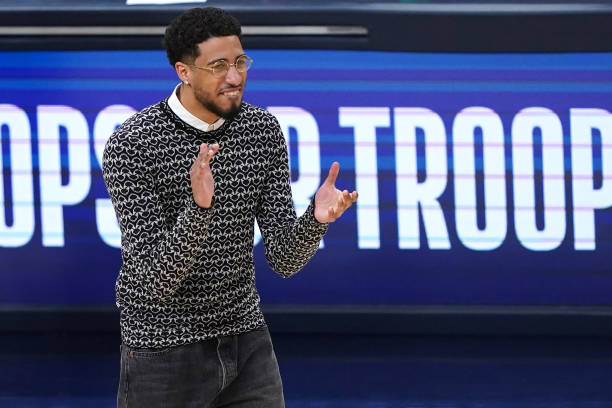 篮球赛事回放哪里找？盘点最实用的篮球直播网站