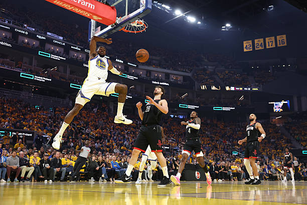 适合新手的控球后卫篮球鞋推荐:舒适与性能兼顾