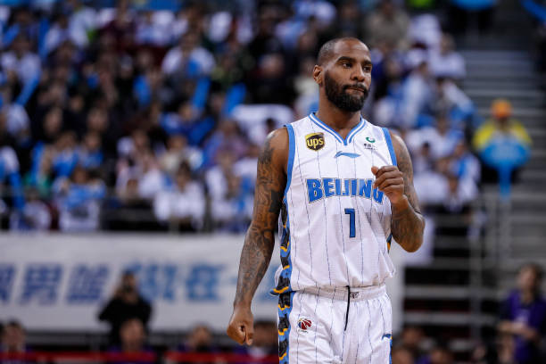 回归经典：用黑白直播重温NBA传奇瞬间