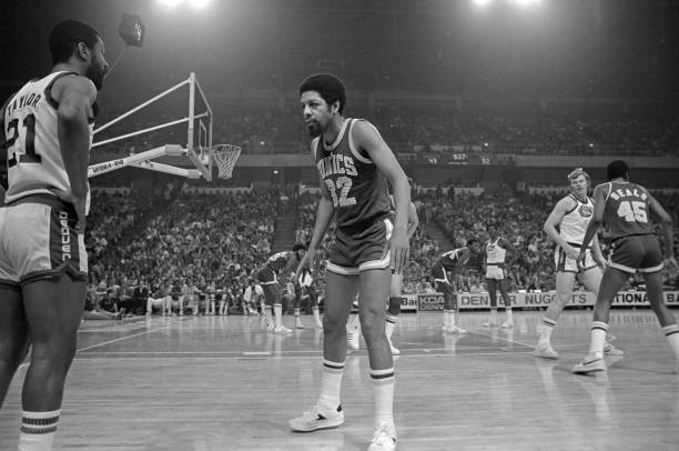 篮球比赛时间规则对战术的影响：如何利用时间制定策略