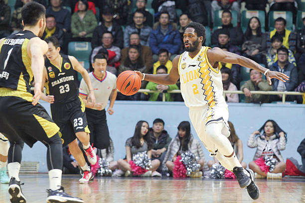 姚明赵睿罕见合影，网友：这是篮球界的传承时刻