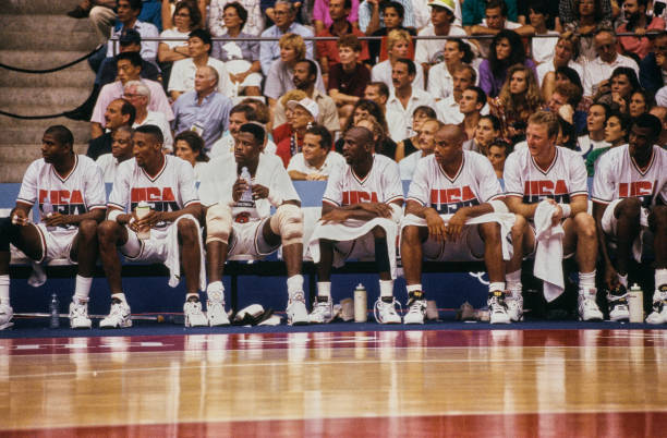 阻拦犯规的判罚标准:移动、位置与接触时机