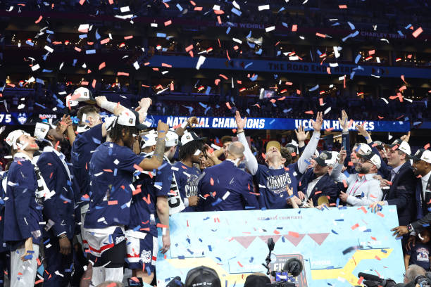 篮球场尺寸标准大全：从三分线到罚球区