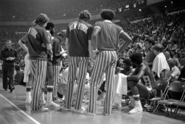 哈登后撤步三分合集:防守球员的噩梦时刻