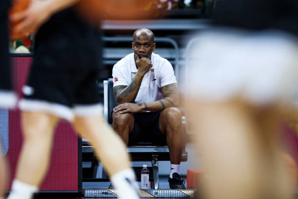 科比与球员的关系：从队友到教练的转变历程