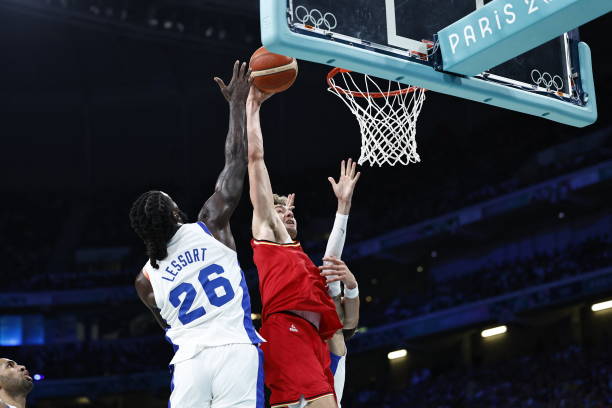 锁定CBA今日赛程直播：见证篮球激情时刻