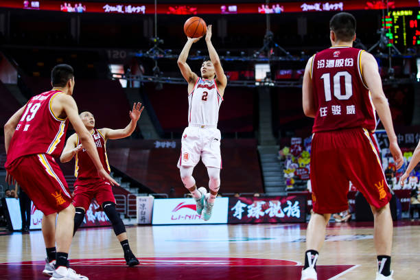 进攻犯规和阻挡犯规是否相同?规则详解